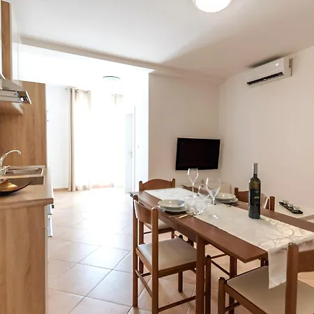 Apartman Lorenzo's App Pula, Istria *